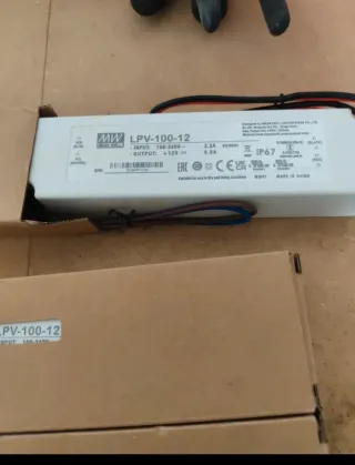 3 Fuentes Alimentación LPV-100-12