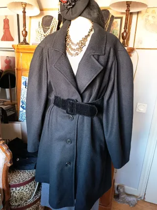 Chaquetón vintage años 90 negro y talla 42.