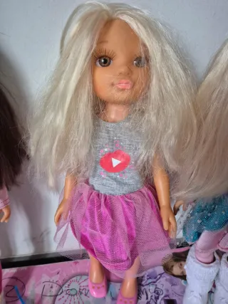 Muñeca Nancy pelo rubio falda rosa