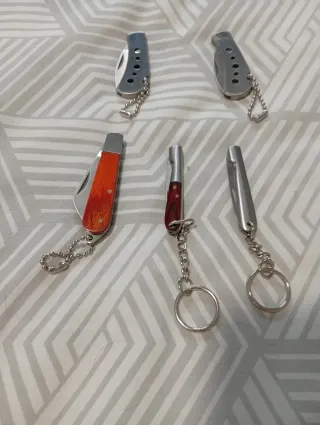 Mini coltelli portachiavi (set di 4)