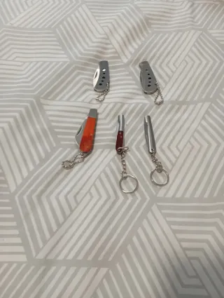 Mini coltelli portachiavi (set di 4)