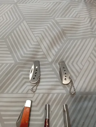 Mini coltelli portachiavi (set di 4)