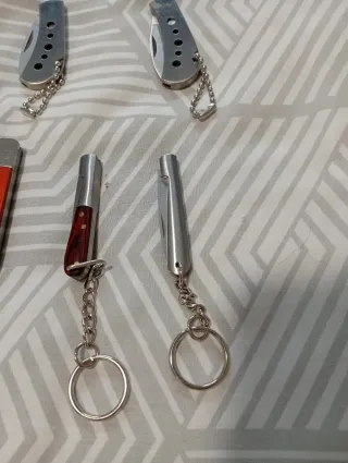 Mini coltelli portachiavi (set di 4)