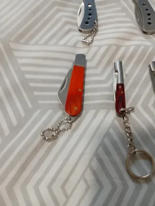 Mini coltelli portachiavi (set di 4)