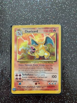 Carta Pokemon Charizard  prima edizione