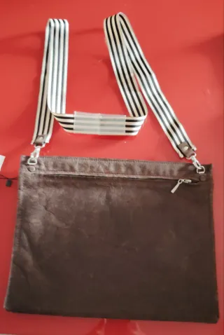 Cartera de piel Rarity marrón