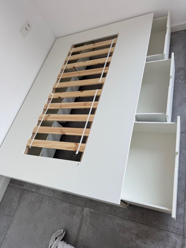 Cama 140x200cm con 3 cajones