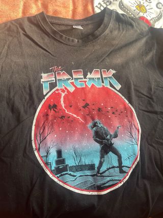 Chaqueta vaquera y 4 camisetas de Stranger Things