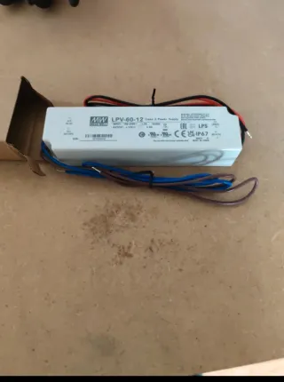 Fuente de LED 60W LPV-60-12
