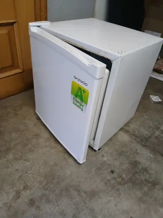 Nevera tipo hotel Daewoo A+