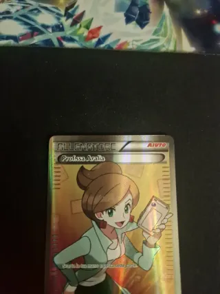 Prof.ssa Aralia Full Art Allenatore 116/116