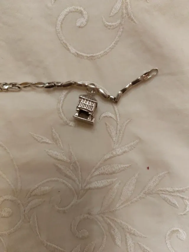 Pulsera Plata con Colgantes