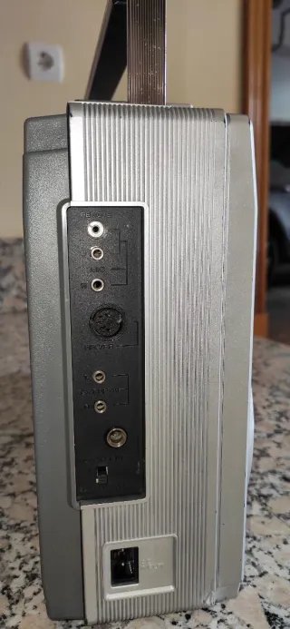 Radio Cassette Sanyo M9940K Plata