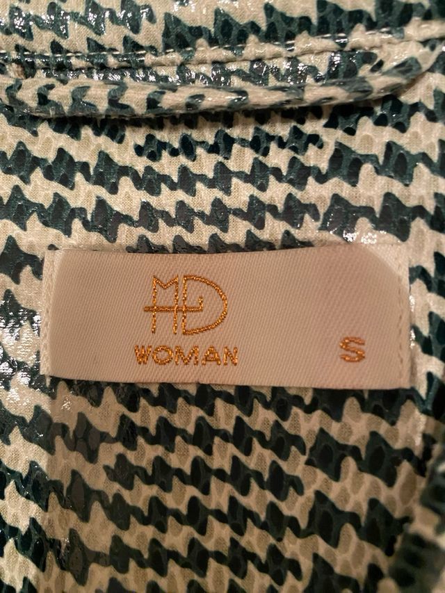 Abrigo estampado verde y beige