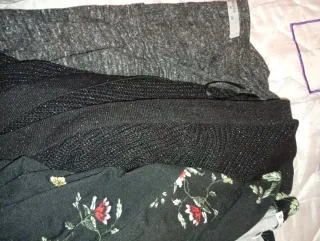 SOLO ENVÍOS. Lote 2 Jerséis Y 1 Body