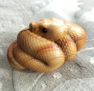 Netsuke de madera vintage serpiente