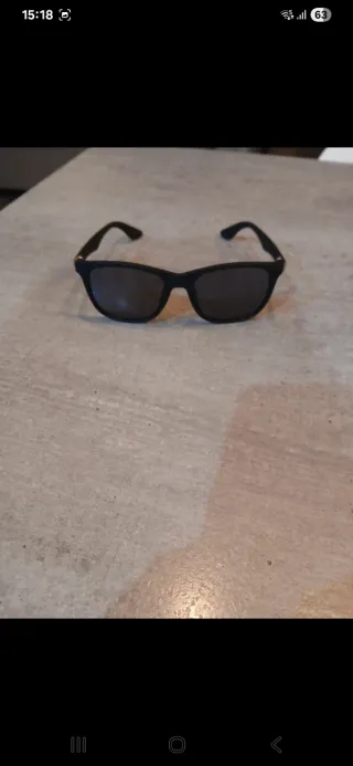 Occhiali da sole neri UV400