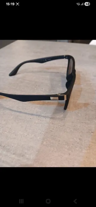 Occhiali da sole neri UV400