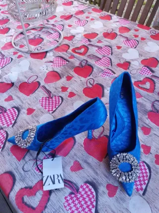 Scarpe Zara donna con tacco e strass
