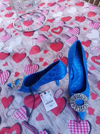 Scarpe Zara donna con tacco e strass