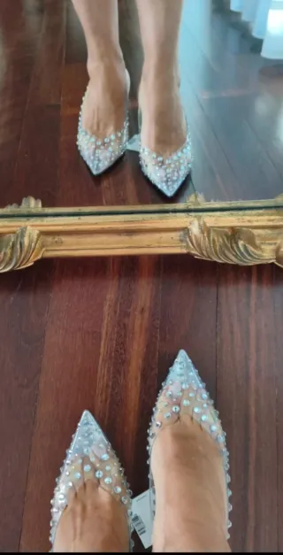 Zapatos joya vinilo transparente. Destalonado n.37