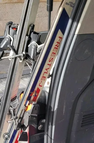 3 Pares de Esquís Seminuevos