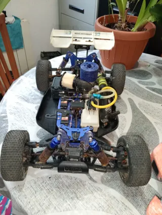 Coche RC Nitro Kyosho 1.8