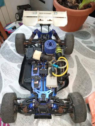 Coche RC Nitro Kyosho 1.8