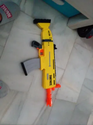 Pistola Nerf Fortnite Scar Amarilla