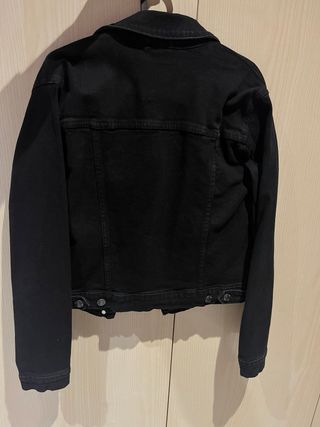 Chaqueta tejana negra Stradivarius