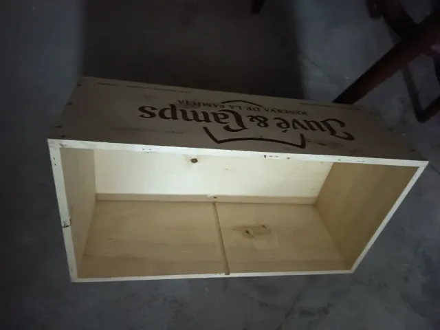 Caja Madera Juvé & Camps Reserva Familia