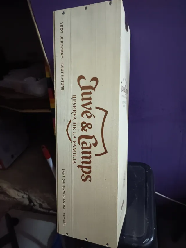Caja Madera Juvé & Camps Reserva Familia