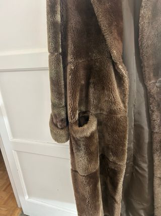 Abrigo largo marrón mouton