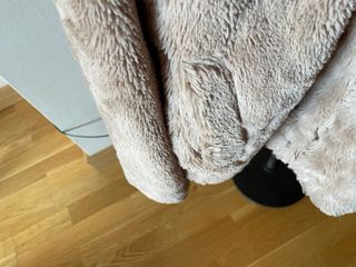 Chaqueta peluche Bershka beige mujer