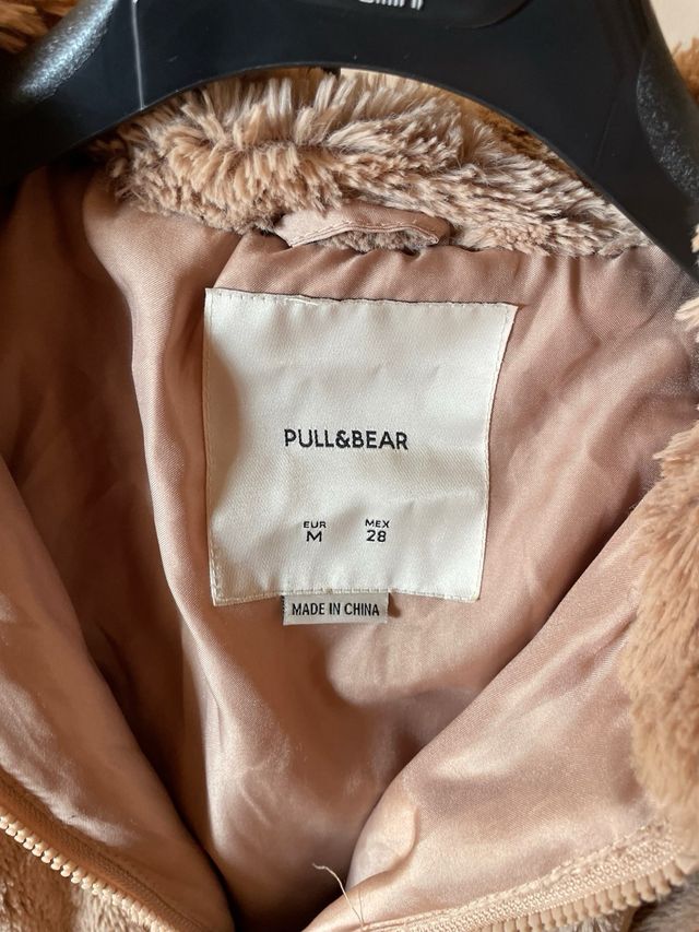Chaqueta peluche Bershka beige mujer