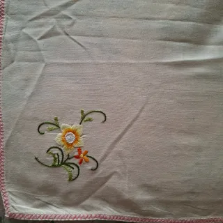 Tovaglietta da tè ricamata + 6 tovaglioli