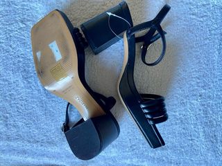 Sandalias negras de piel