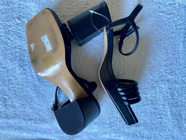 Sandalias negras de piel