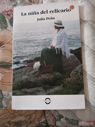 La niña del relicario