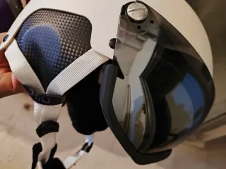 Casco esquí/snow blanco con visera.