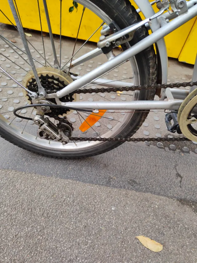 Bicicleta plegable Racer plateada