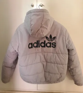 Chaqueta Adidas gris con capucha