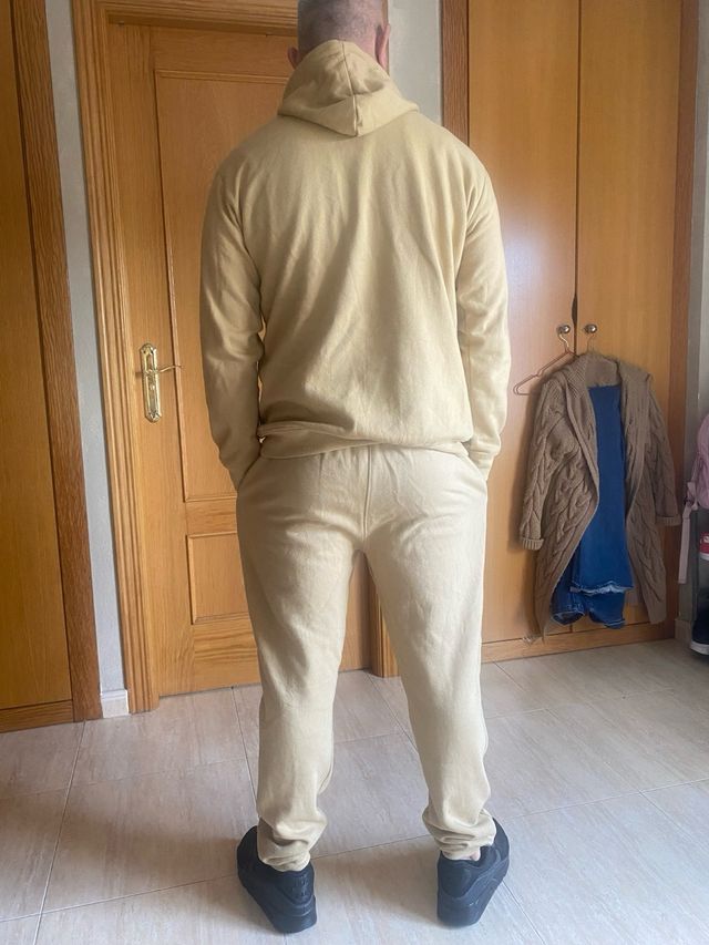 Conjunto deportivo Nike beige