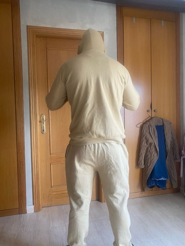 Conjunto deportivo Nike beige