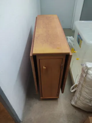 Tavolo da cucina ribaltabile in legno con 4 sedie