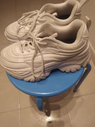 Zapatillas blancas súper cómodas y ligeras