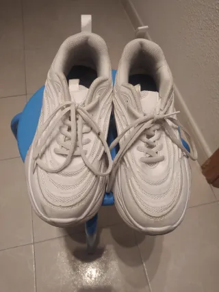 Zapatillas blancas súper cómodas y ligeras