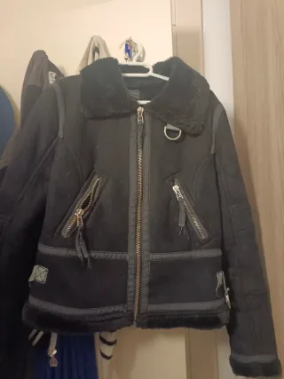 Chaqueta Negra Bershka