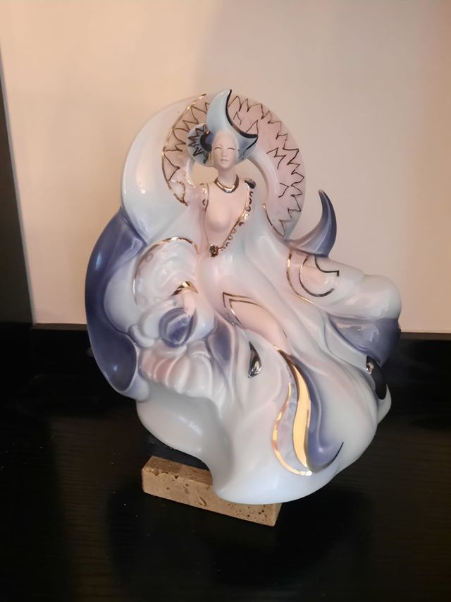 Lote 3 figure decorative in porcellana