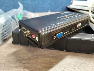 Juego de Conmutador Switch KVM VGA y Audio USB 2.0